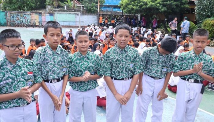 Kisah 6 Bocah SD yang Menemukan HP dan Menjaganya Penuh Kejujuran!