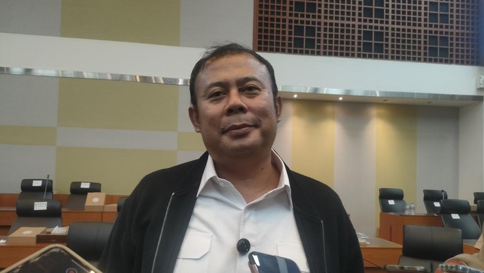 Adies Kadir-Uya Kembali Beraksi, DPR Siap Periksa Pulih Statusnya di Paripurna