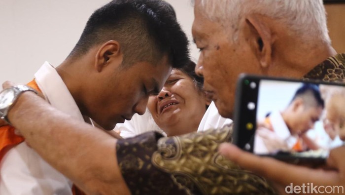 [Denda Rp 12 Juta untuk Christiano Setelah Pecat Argo Mahasiswa UGM]