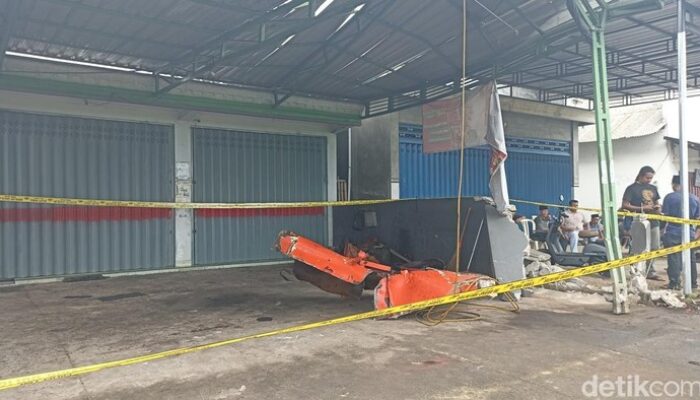 Ngeri Mesin Kompresor di Bengkel Blitar Meledak, Pemilik Terpental hingga Tewas – Update 2