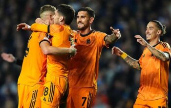 **Roma Menggagalkan Rangers: Kemenangan 2-0 di Liga Europa**
