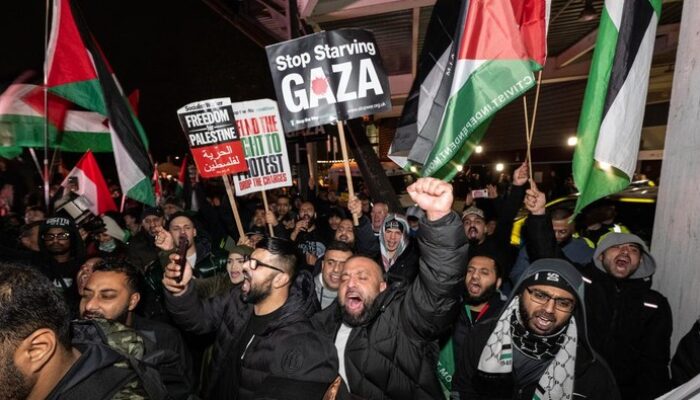 “Aston Villa Vs Maccabi: Demo Pro Palestina Vs Israel, Stadion Jadi Tempat Perang Ideologi”