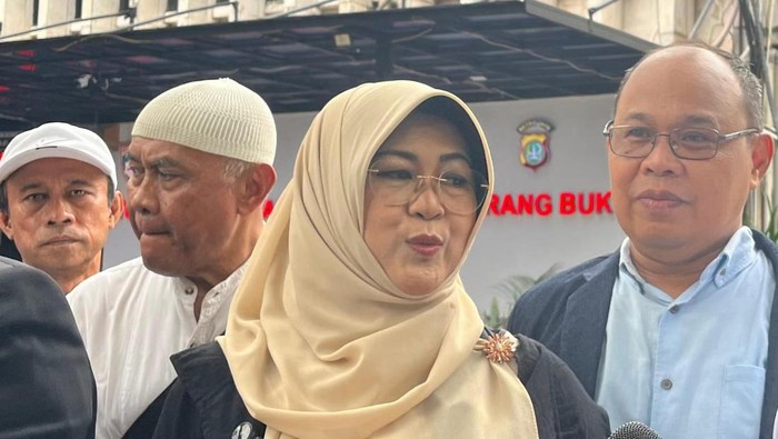 Ijazah Palsu Jokowi, Tersangka dr. Tifa: Proses Hukum atau Politik?