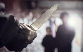 “Pria Lampung Tegaskan Batas: Kesal Istrinya Dilecehkan, Teman Sejati Tewas di Bawah Pisau”