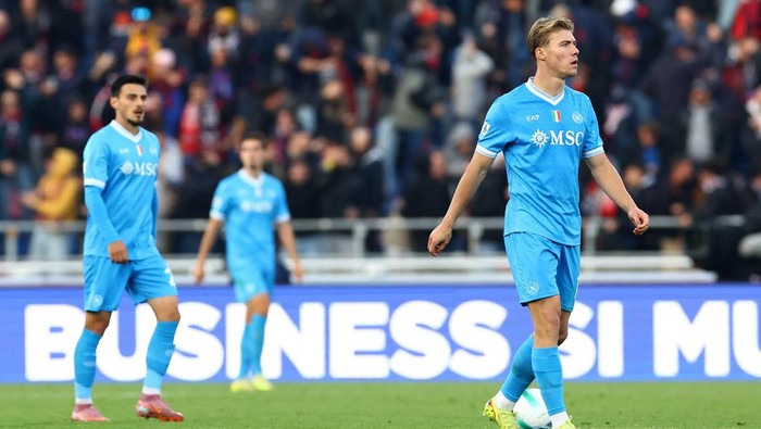 Napoli Loyo, Conte Kecewa Banget: Mimpi Eropa Ancam Hancur di Bologna