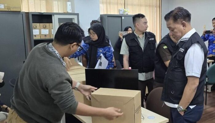 Skandal Proyek Mesin Jahit Rp 9 M, Kejari Geledah Kantor Pemkot Jaktim!