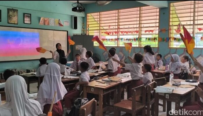 Sorak Gembira Siswa SD di Cengkareng Sambut MBG dari SPPG Polda Metro – Update 1