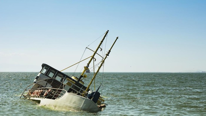 Kapal Migran Ilegal Tenggelam, 13 Orang Tewas: Bencana Migrasi yang Mengguncang Dunia