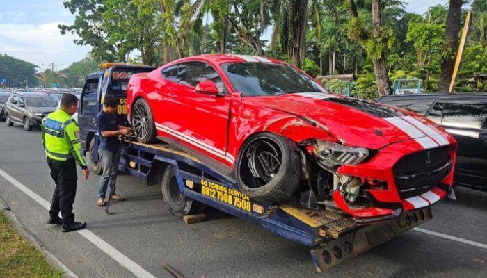 Ford Mustang Tanpa Pelat di Pekanbaru, Polisi Periksa Legalitas!