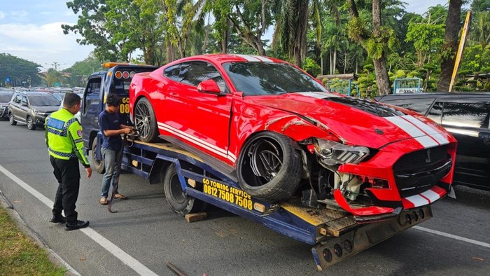 Ford Mustang Tanpa Pelat di Pekanbaru, Polisi Periksa Legalitas!