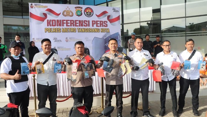 17 Pelaku Curanmor Ditangkap Polres Tangerang Kota, 3 Pikap-21 Motor Jadi Buktinya!