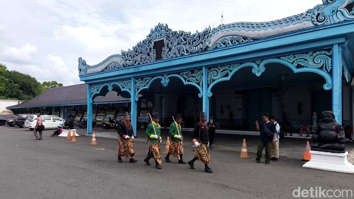 Siapakah Raja Baru Paku Buwono XIV yang Akan Dinobatkan Besok?