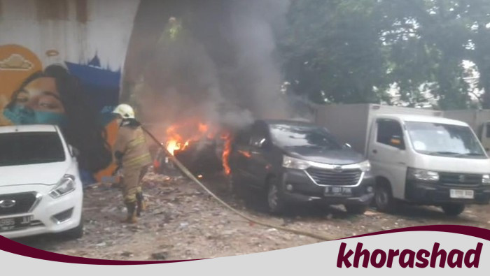 Tragedi di Jakpus! 3 Mobil Terbakar karena Gas Bocor, 1 Orang Luka