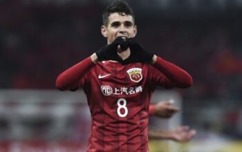 “Tes Medis Membuat Oscar Eks Chelsea Kolaps: Apakah Ini Pertanda Krisis Kesehatan di Balik Lapangan?”