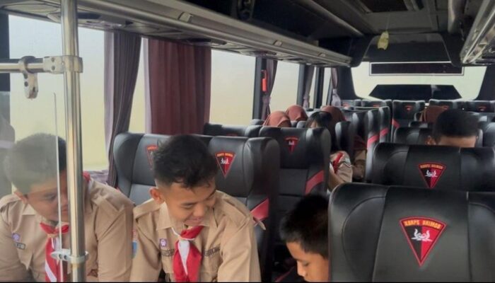Gratis! Bus Brimob Polda Metro Jadi Solusi Transportasi Siswa Tangsel yang Berprestasi