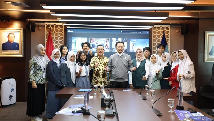 Ibas: Anak Muda, Tuangkan Hormat kepada Ayah di Lomba Cerita Hari Ini!