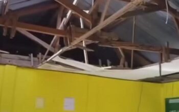 Guru di Bulukumba Videokan Sekolah Ambruk, Minta Maaf Usai Dipanggil Disdik – Update 2