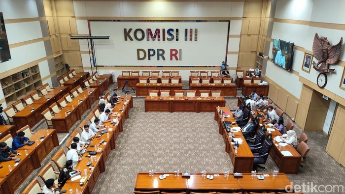 RUU KUHAP: Pakar HTN Puji Kebijakan Komisi III DPR, Dukung Perbaikan Sistem Hukum Pidana yang Lebih Adil