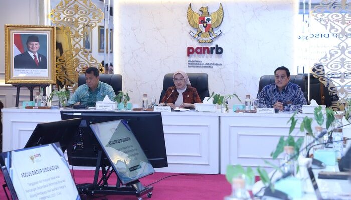 “MenPAN-RB: Desain Besar Reformasi Birokrasi, Siapkah Rakyat Menerima Dampaknya?”