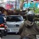Tak Ada Angin Hujan, Pohon Tumbang Timpa Mobil di Ciputat! Bencana Tak Terduga