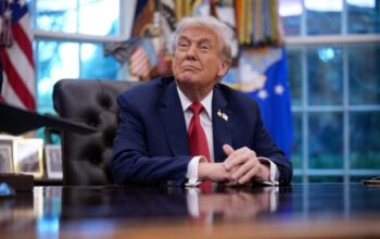 Trump Tak Tutup Kemungkinan Kerahkan Pasukan AS ke Venezuela – Update 1