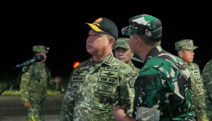 Panglima TNI Tinjau Latihan Terjun Malam di Bangka, Benarkah Kesiapsiagaan Wilayah Terjamin?