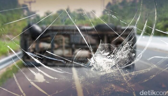 Truk Kardus Melintang di Tol Bekasi, Arus Lalin Jakarta Terhenti!