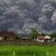 Darurat! 3 Desa di Lumajang Kebalakan Erupsi Semeru, 300 Warga Dalam Ancaman