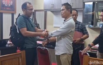 Rp 547 JUTA DITANGKAP, KADES NONAKTIF BREBES BURON 2 TAHUN, LEBARIS TANGAN
