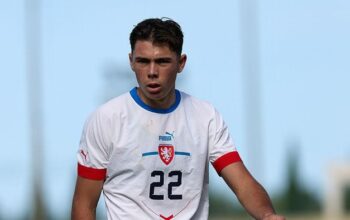 Dari Buffon ke Anaknya, 2 Hattrick yang Membuat Dunia Berdecak!