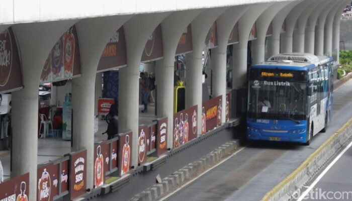 “Gangguan MRT因Pohon, TransJ tambah Bus untuk Jaga Penumpang!”