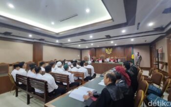 Demo Rusuh Agustus Berujung Penyusutan: 2 Orang Dikukuhkan Didakwa Rusak Mobil Pegawai Kemendagri