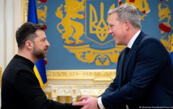 [Perang Tanpa Akhir? Ukraine ‘Siap Bekerja’ dengan AS, Tapi Apakah Solusi Riil Ada?]