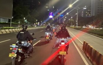 #Brimob Polda Metro Berantas Kebakaran Aksi Liar, Sajam Ditangkap