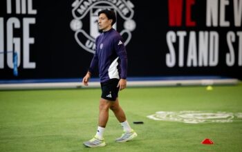 “Martinez Siap Balik, Apakah Solusi untuk Masalah Tengah MU?”