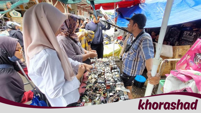 Cerita Gen Z Berburu Barang Lawas di Pasar Loak Jatinegara gegara FYP TikTok - Alternatif 2