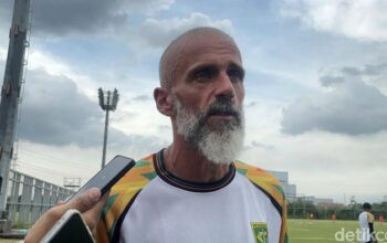 Persebaya Pecat Eduardo Perez usai Hasil Imbang Lawan Arema, Geram Fans!