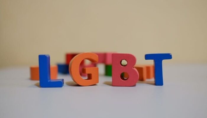 Ayah Mekar Amarah, Pergoki Pasangan Gay di Kendari