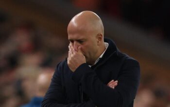 Liga Inggris: Arne Slot, Kandidat Kedua untuk Pemecatan Manajer yang Mengejutkan!