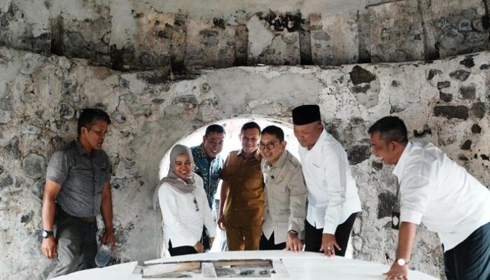 Menbud Tinjau Benteng Indrapatra di Aceh, Dorong Revitalisasi Cagar Budaya