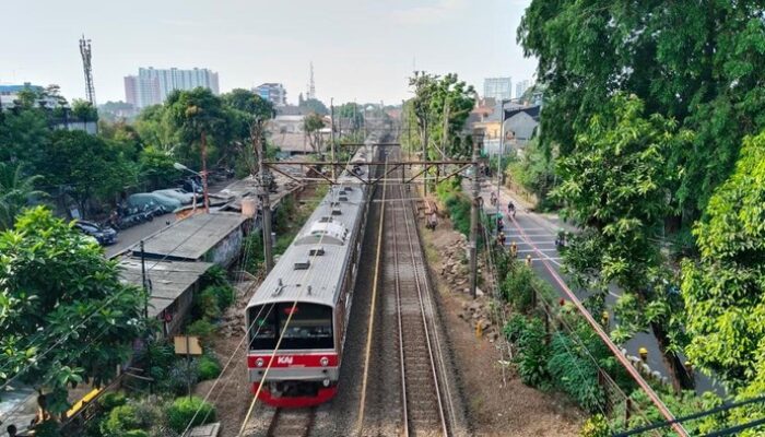 Tertahan di Kebayoran, KRL Tanah Abang Kini Normal Lagi
