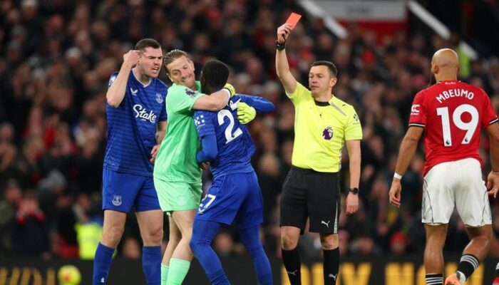 Moyes Backs Gueye’s Tackle as Everton Battles MU in High-Stakes Rivalry