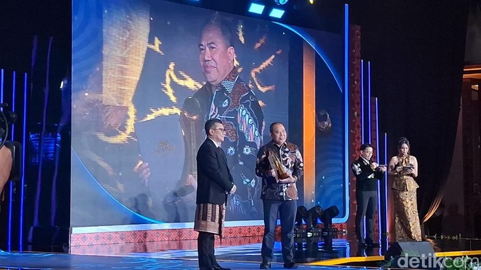 Raja Juli Raih detikcom Awards 2025, Gugah Prabowo dan Masyarakat Adat