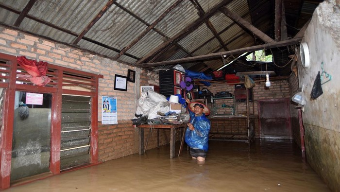 Darurat Banjir-Longsor Merengkuh Sumbar, Pemprov Aksi Cepat!