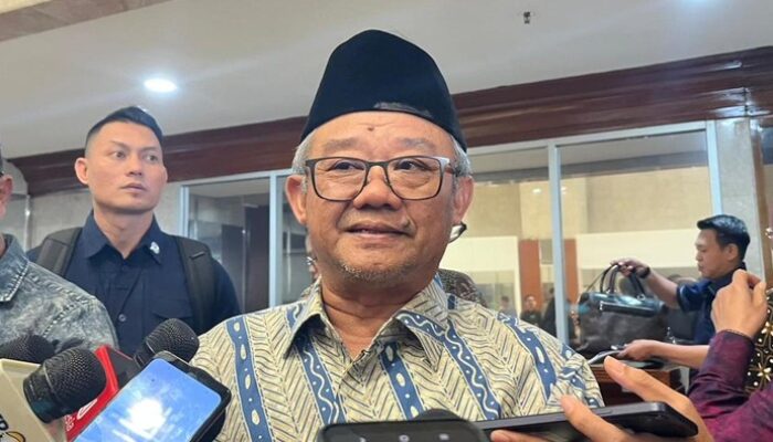 “Dari Mapel ke Sastra: Mengapa Bahasa Indonesia Harus Jadi Fokus Baru dalam Pendidikan?”