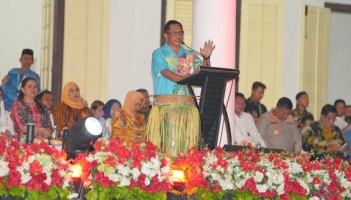 “Buka Festival Warisan, Mendagri Puji Budaya Banda Neira Sebagai Penyelamat Kearifan Lokal”