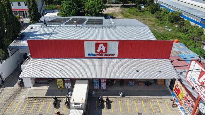 30 PLTS-Pilah Sampah Alfamidi, Solusi Cerdas untuk Reduksi Emisi yang Berdampak Besar!