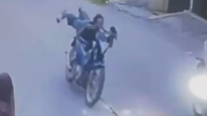 **Tragedi di Bogor: Pemotor 'Superman' Tabrak Pengendara, Korban Meninggal**