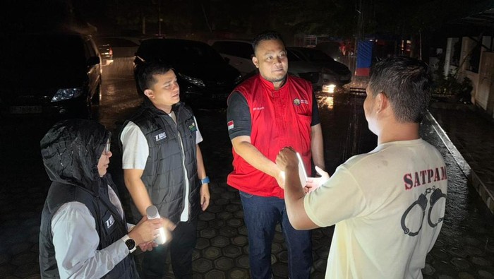 PLN Siap Siaga, Genset & Lampu Darurat untuk Menangani Banjir di Aceh