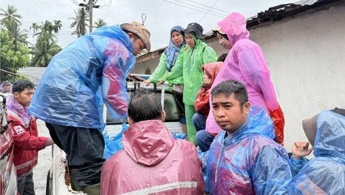 Kemensos Bangun Dapur Umum di Sumatera-Aceh, Logistik Bantuan Siap Menyelamatkan